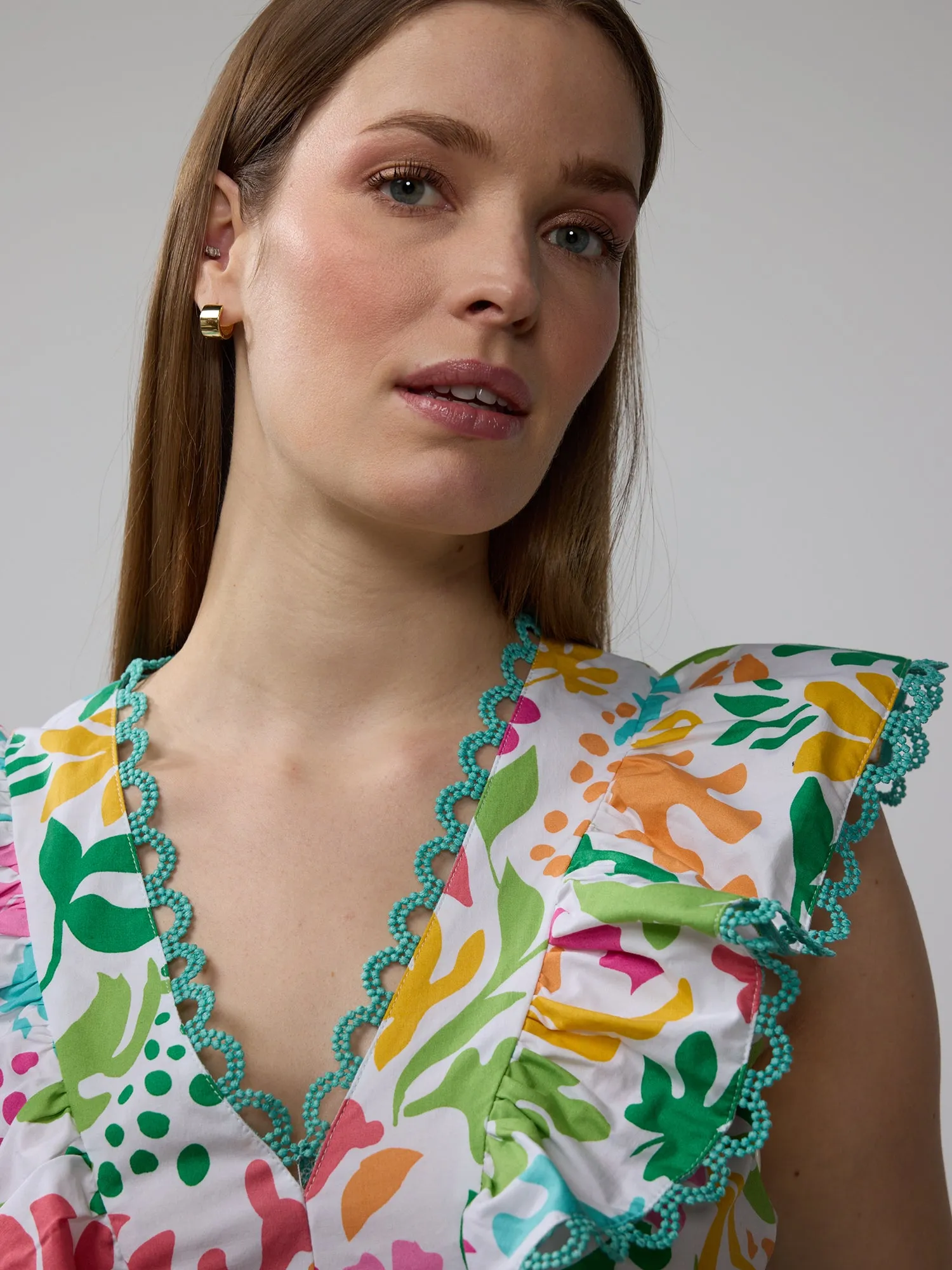 Cap Sleeve V-Neck Trim Floral Peplum Top