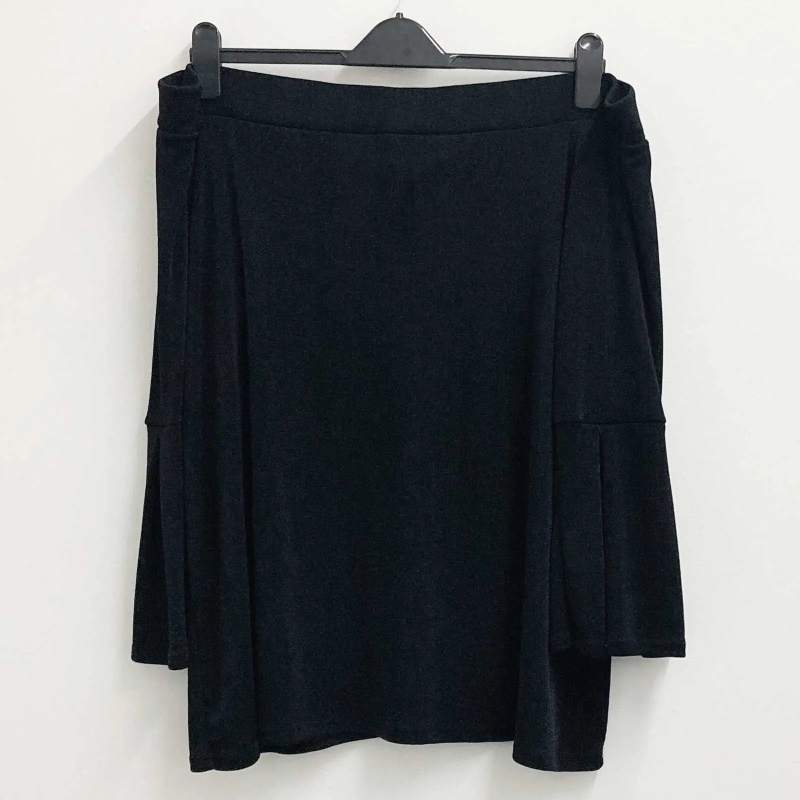 Capsule Top UK 28 Black Off-Shoulder 3/4 Flared Sleeve
