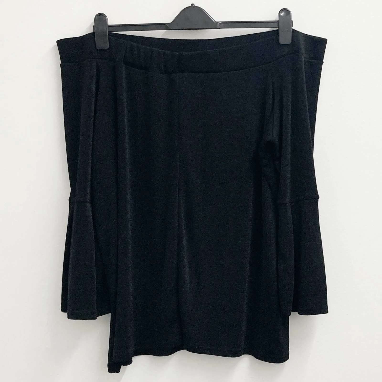 Capsule Top UK 28 Black Off-Shoulder 3/4 Flared Sleeve