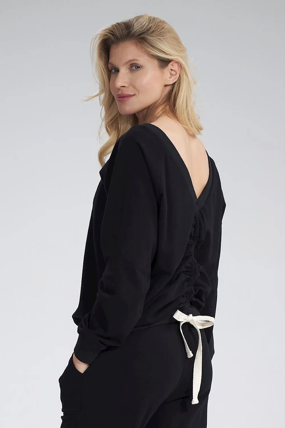 Chic Ribbed V-Neck Cotton Blouse with Long Sleeves
