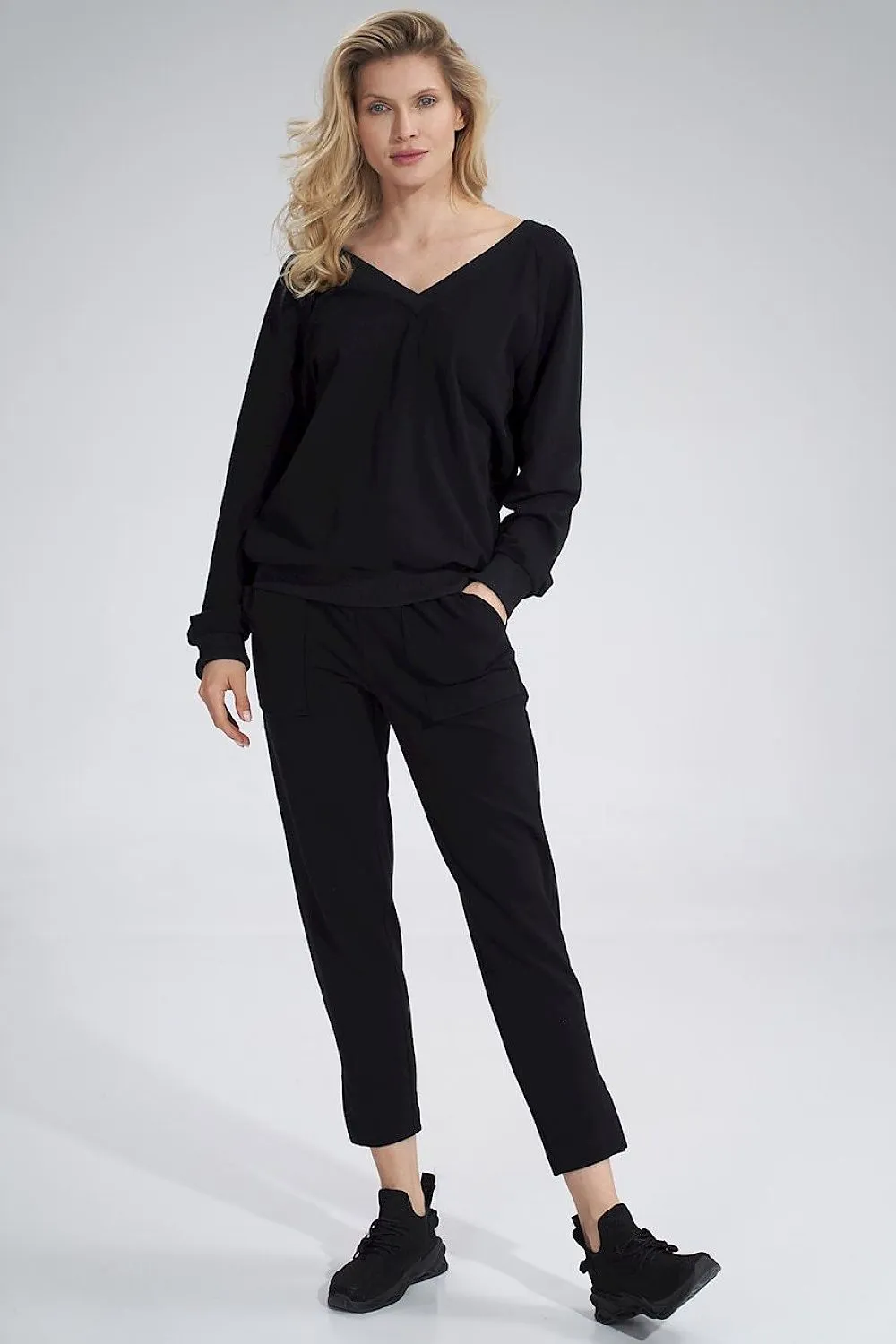 Chic Ribbed V-Neck Cotton Blouse with Long Sleeves
