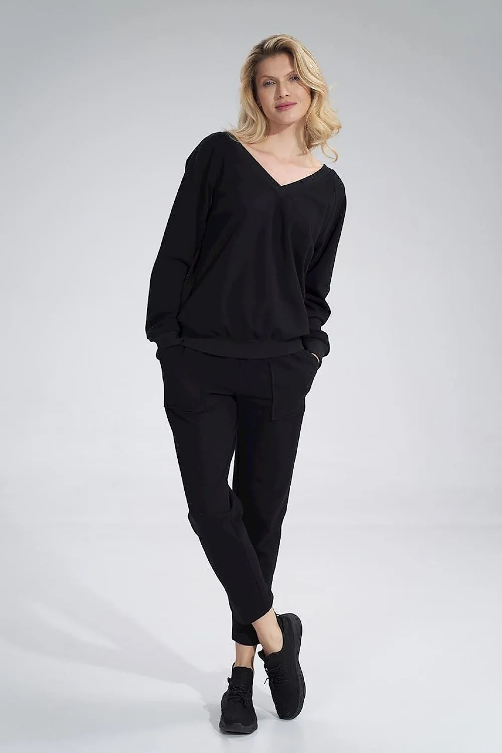 Chic Ribbed V-Neck Cotton Blouse with Long Sleeves