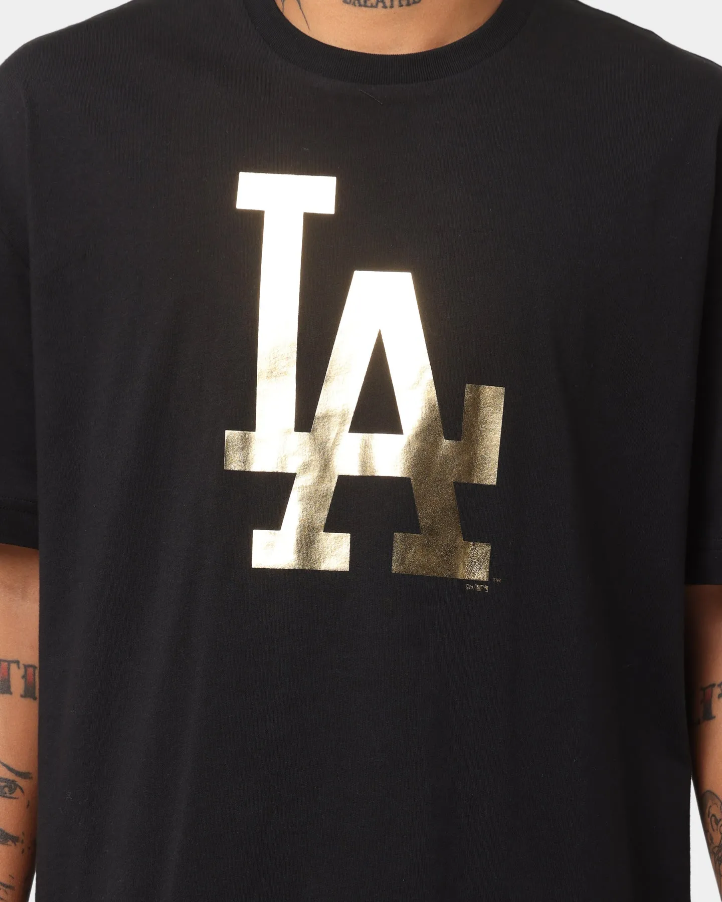 New Era Los Angeles Dodgers "Metallic" Oversize T-Shirt Black/Gold