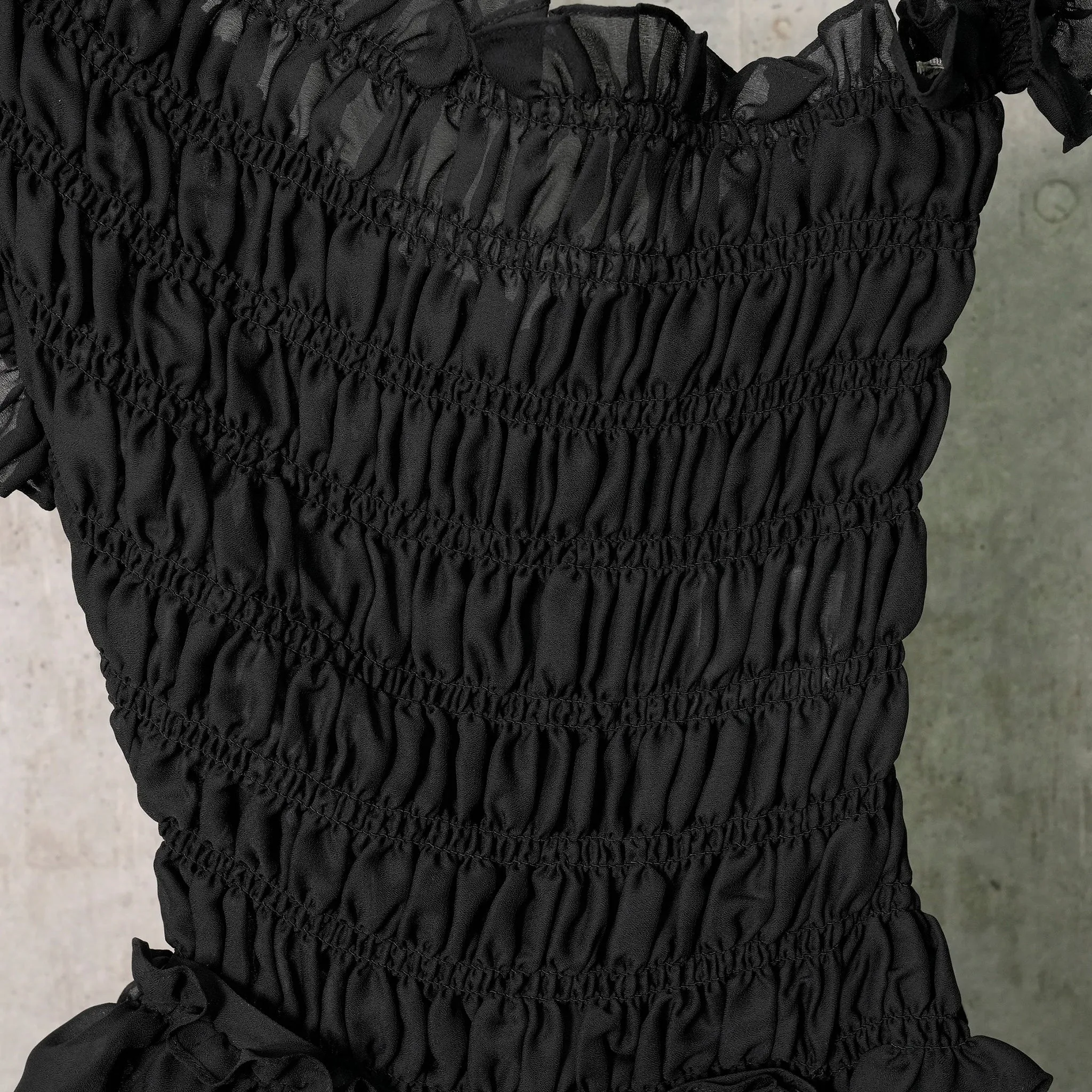 SMOCKING OFF SHOULDER TOP / BLACK