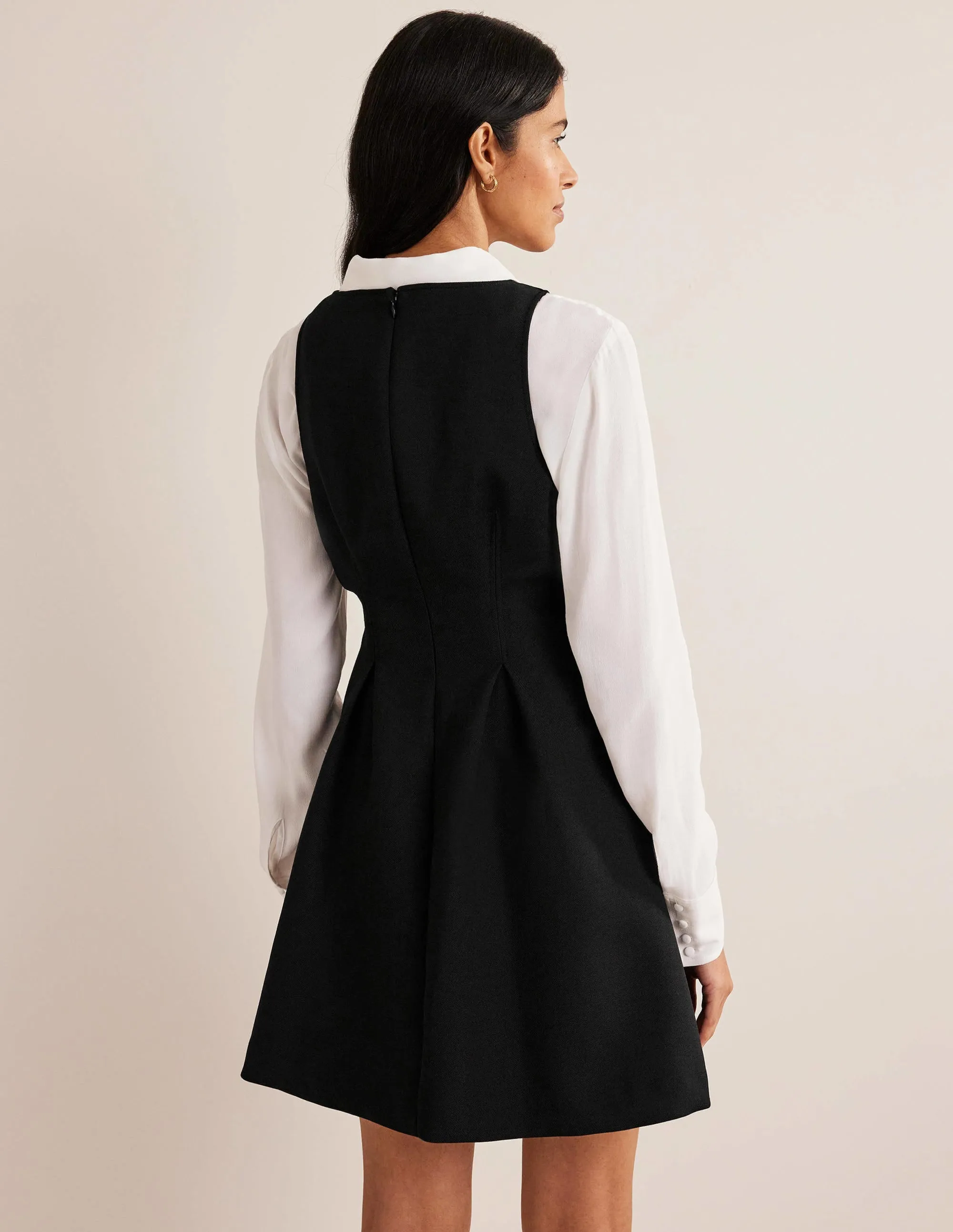 V-Neck Skater Mini Dress-Black
