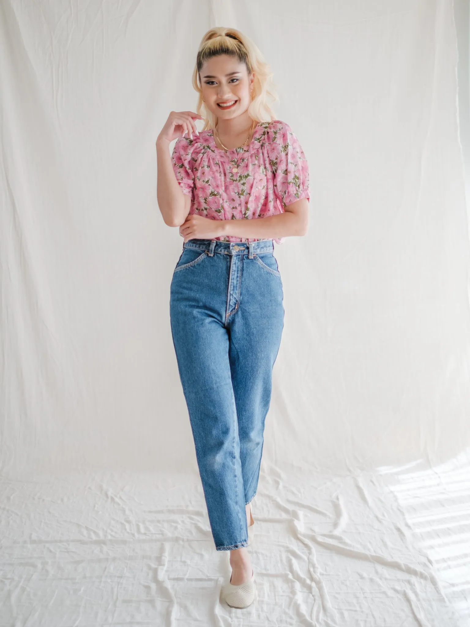 Vintage Chiffon White-Blue Floral Print Knot Tie Crop Blouse