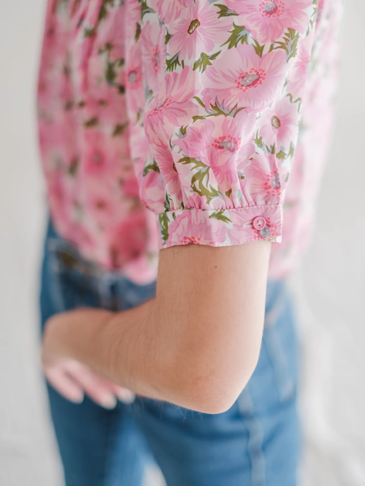 Vintage Chiffon White-Blue Floral Print Knot Tie Crop Blouse