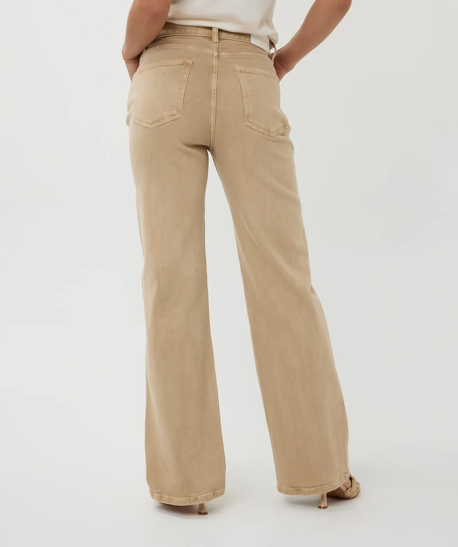 Wide Leg Washed Jeans