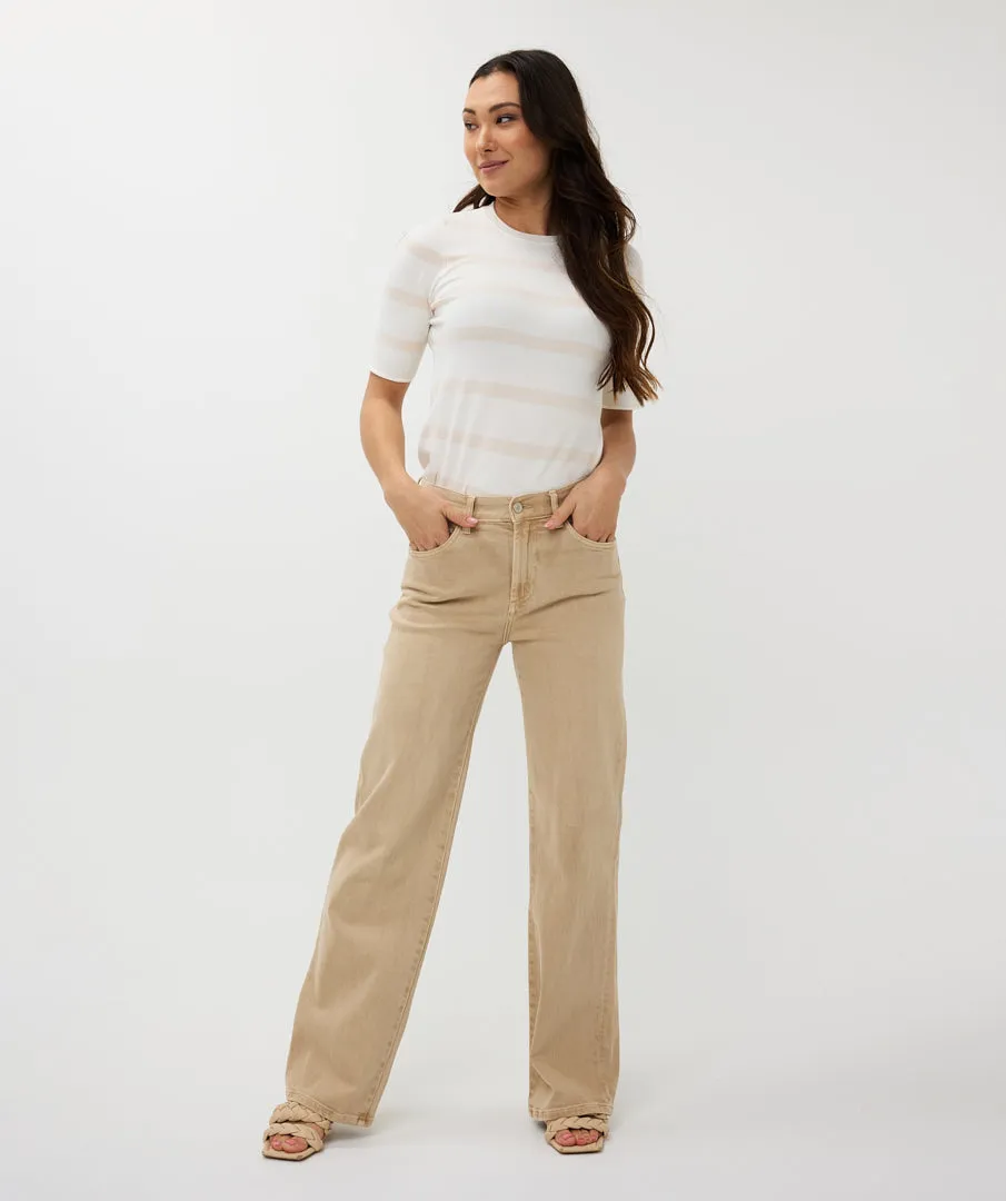 Wide Leg Washed Jeans